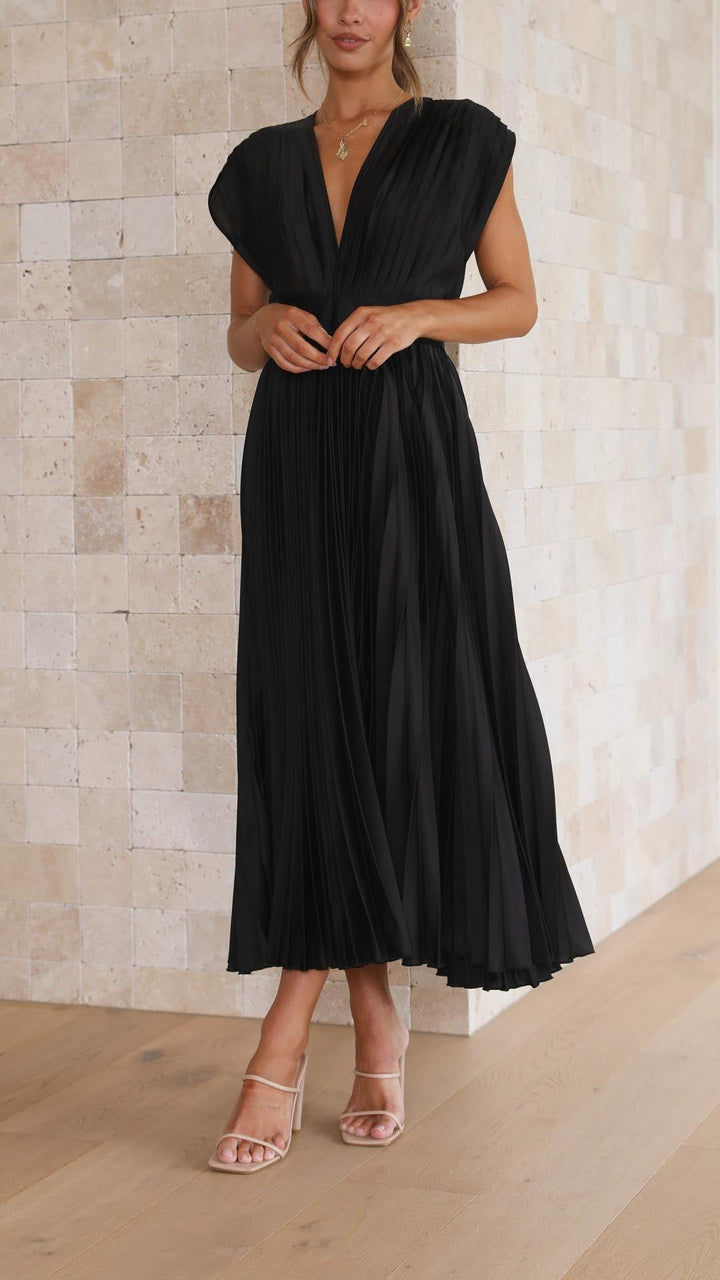 Arabella | V-Neck Pleated Maxi Dress