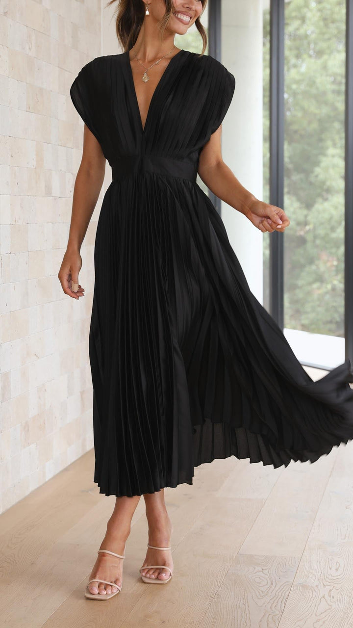 Arabella | V-Neck Pleated Maxi Dress