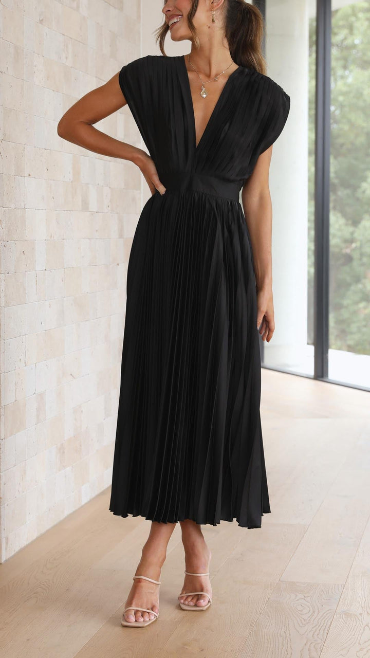 Arabella | V-Neck Pleated Maxi Dress