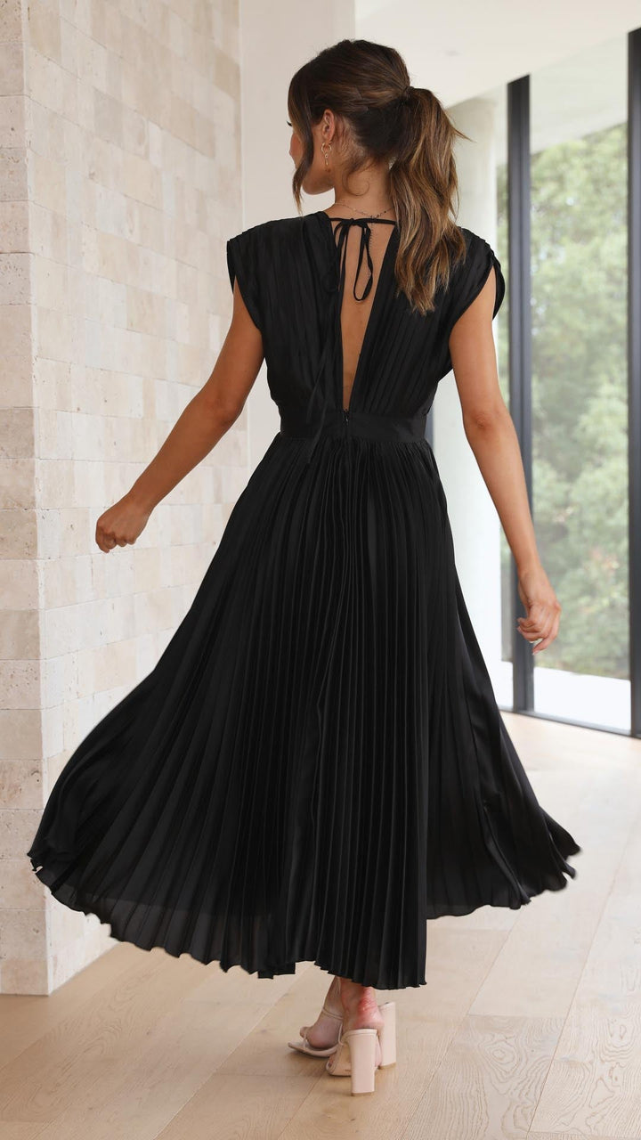 Arabella | V-Neck Pleated Maxi Dress