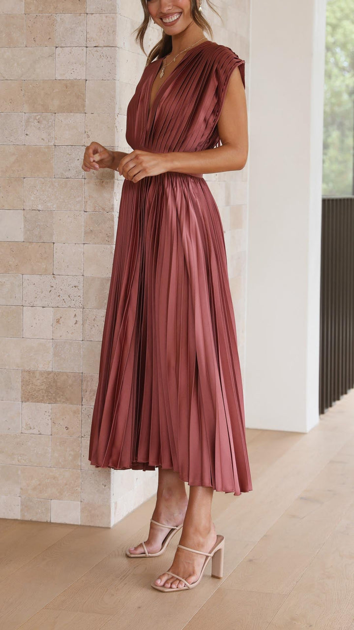 Arabella | V-Neck Pleated Maxi Dress