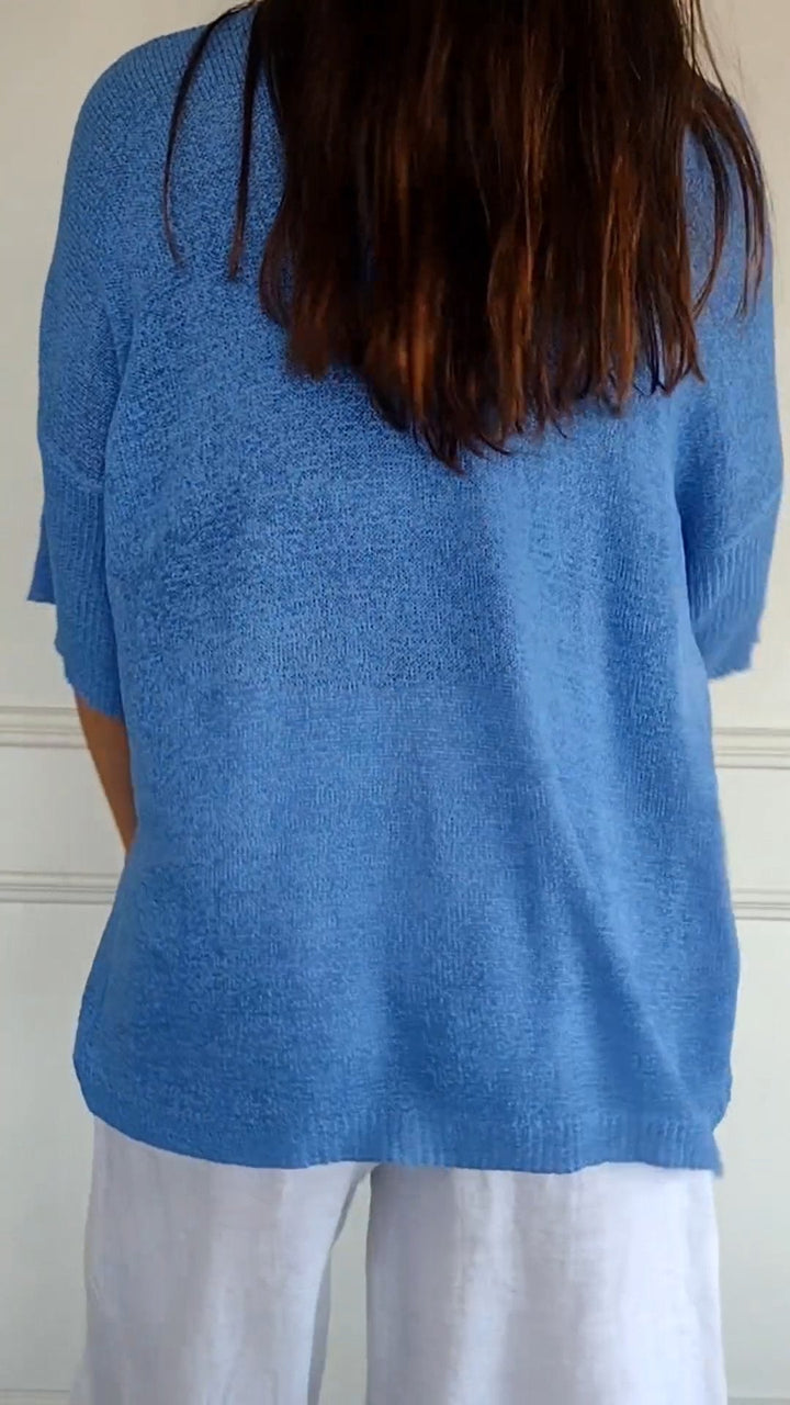 Hazel | V-Neck Top with Three-Quarter Sleeves